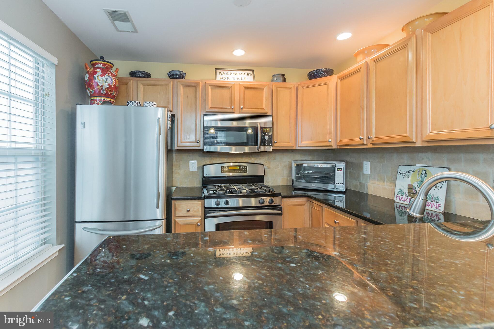 137 Timberbrook Lane, Unit 303 Gaithersburg, MD 20878 - Photo 11 of 30
