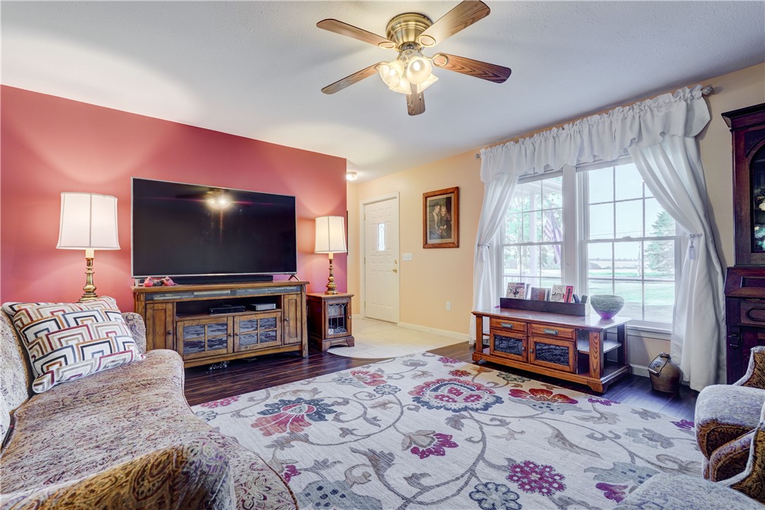 4446 Federal Road Livonia, NY 14487 - Photo 14 of 31 Living Room