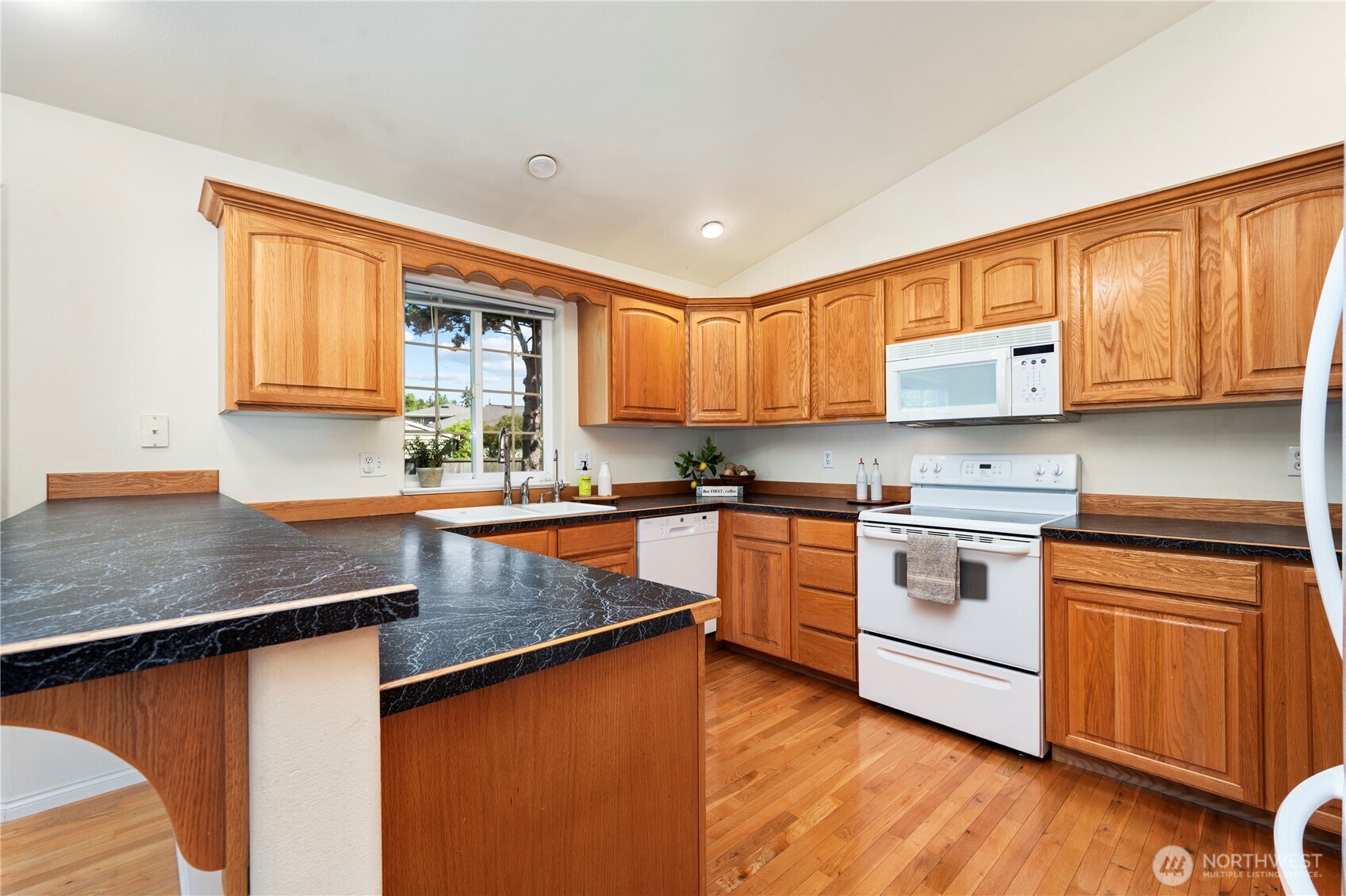 8171 Quinault Road Blaine, WA 98230 - Photo 12 of 39