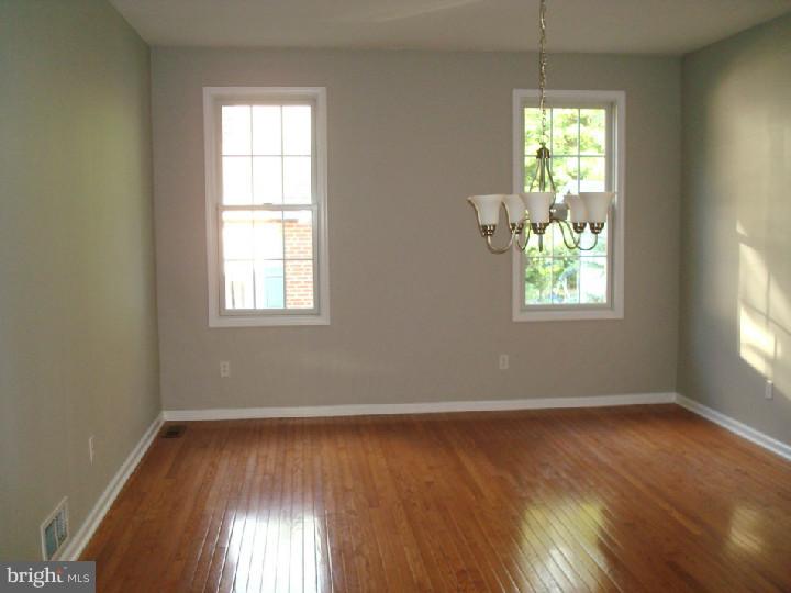 254 Orchard Road Springfield, PA 19064 - Photo 6 of 7 Living Room