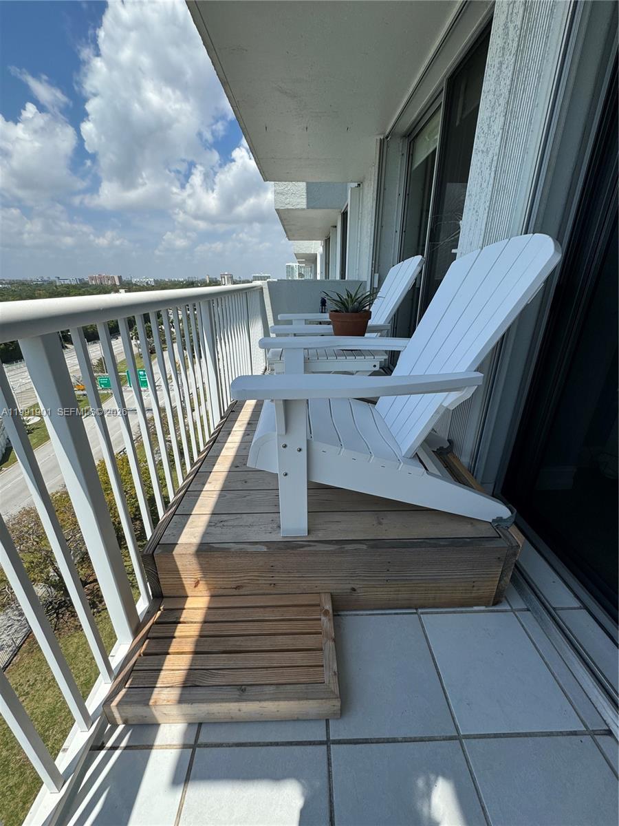 150 Southeast 25th Road, Unit 11L Miami, FL 33129 - Photo 2 of 11 a view of entryway