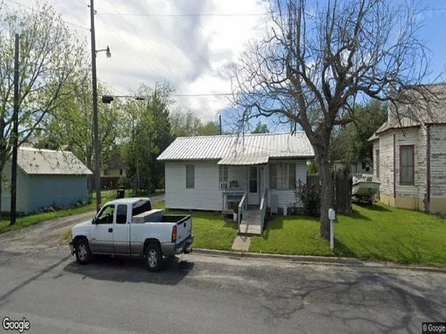 $125,000 | 505 Kellett Avenue, Schulenburg, TX 78956