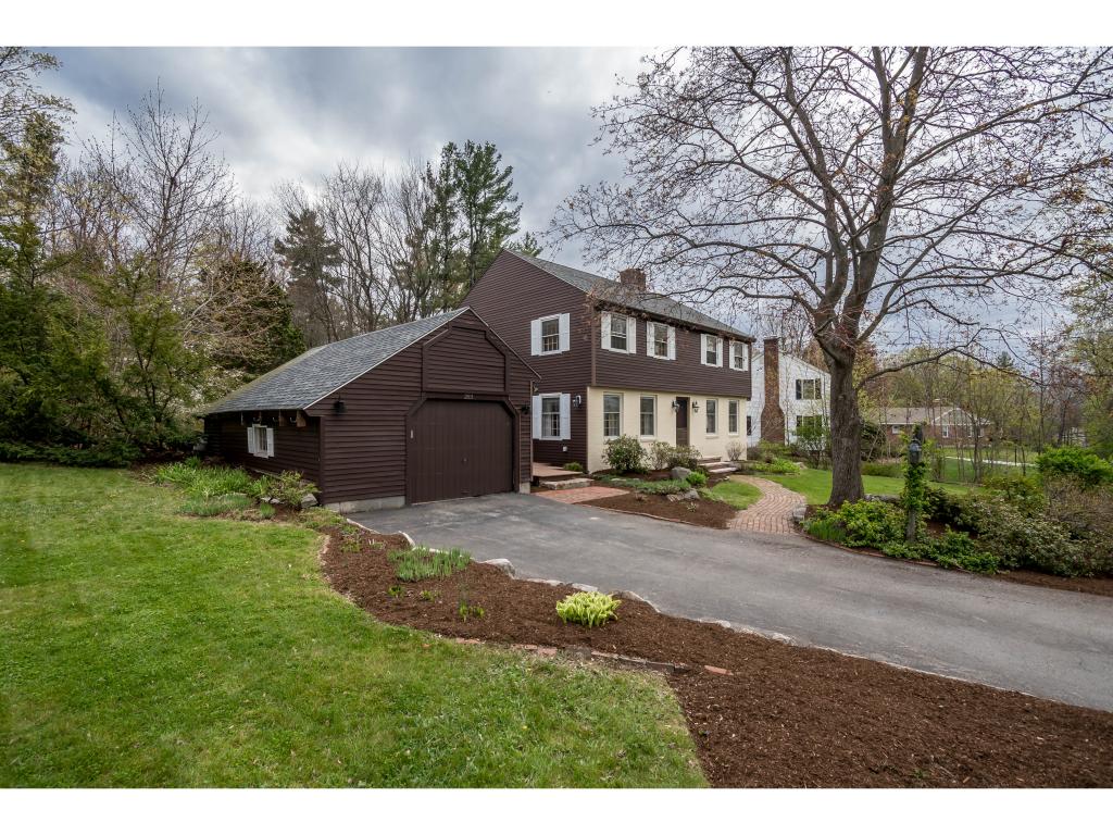 283 Ridge Road Manchester, NH 03104 - Photo 2 of 31