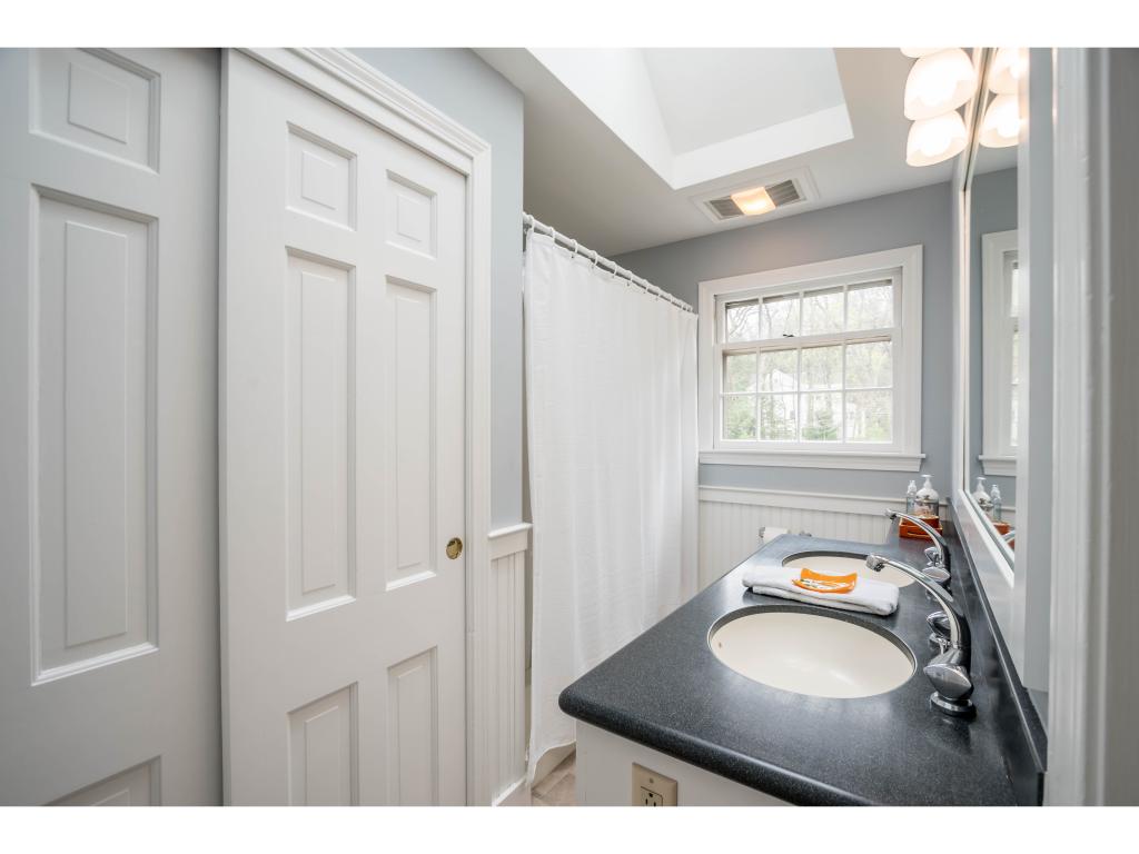 283 Ridge Road Manchester, NH 03104 - Photo 27 of 31