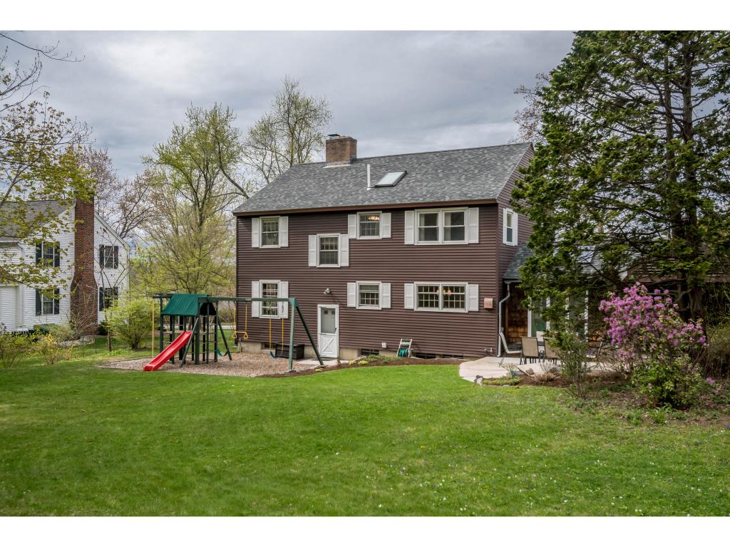 283 Ridge Road Manchester, NH 03104 - Photo 7 of 31