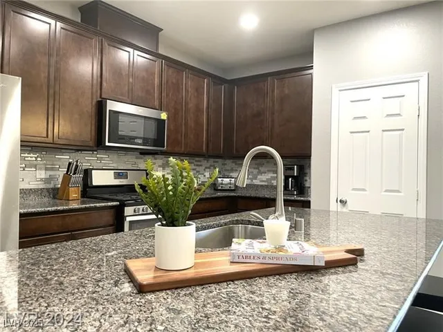 $2,975 | 2828 Aragon Ter Way, Henderson, NV 89044