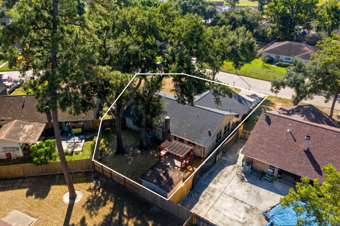 17522 Hunters Glen Circle Humble, TX 77396 - Photo 13 of 14 an aerial view of house with yard