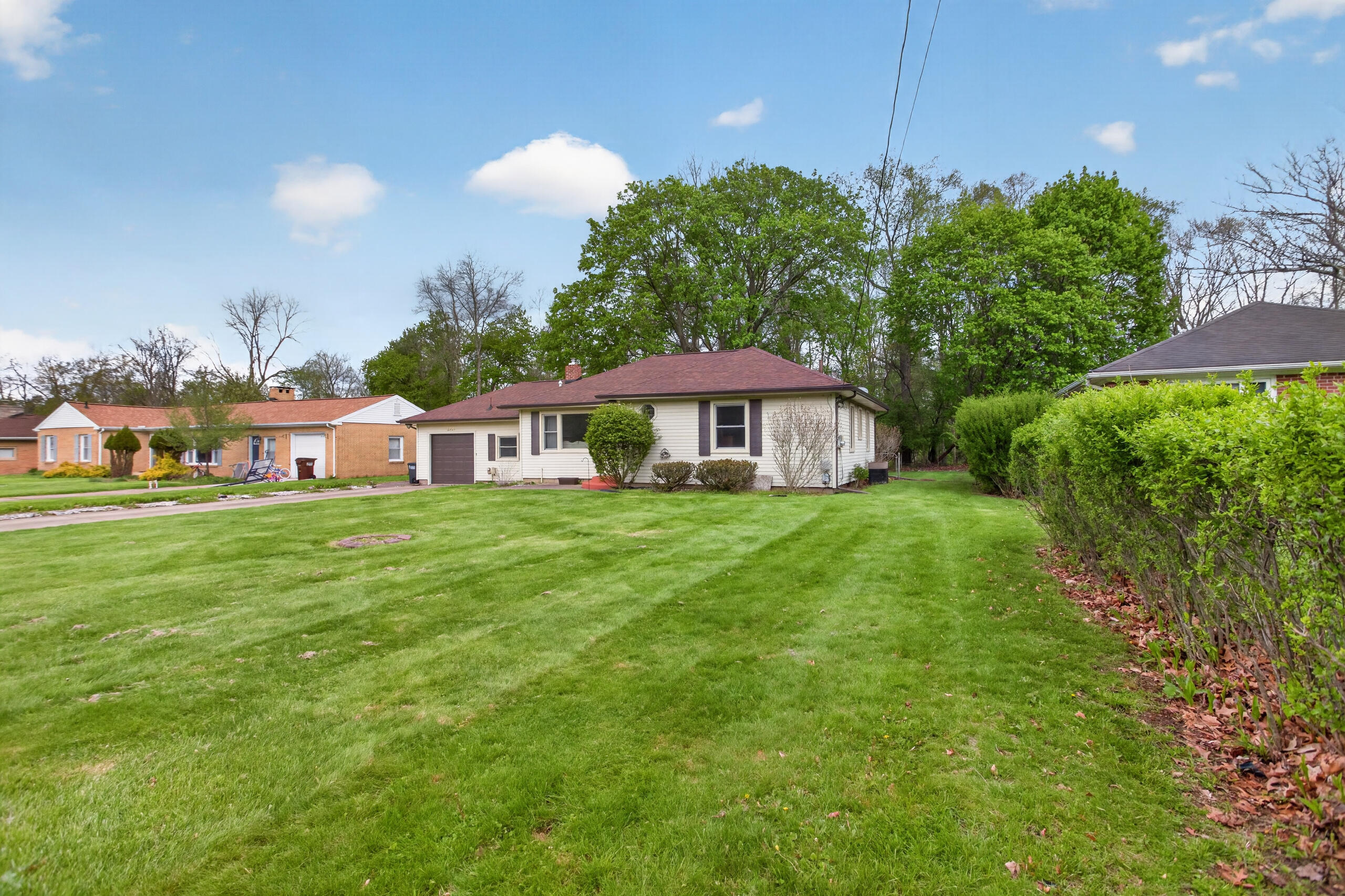1249 Levant Street Jackson, MI 49203 - Photo 4 of 46 0N0A1813
