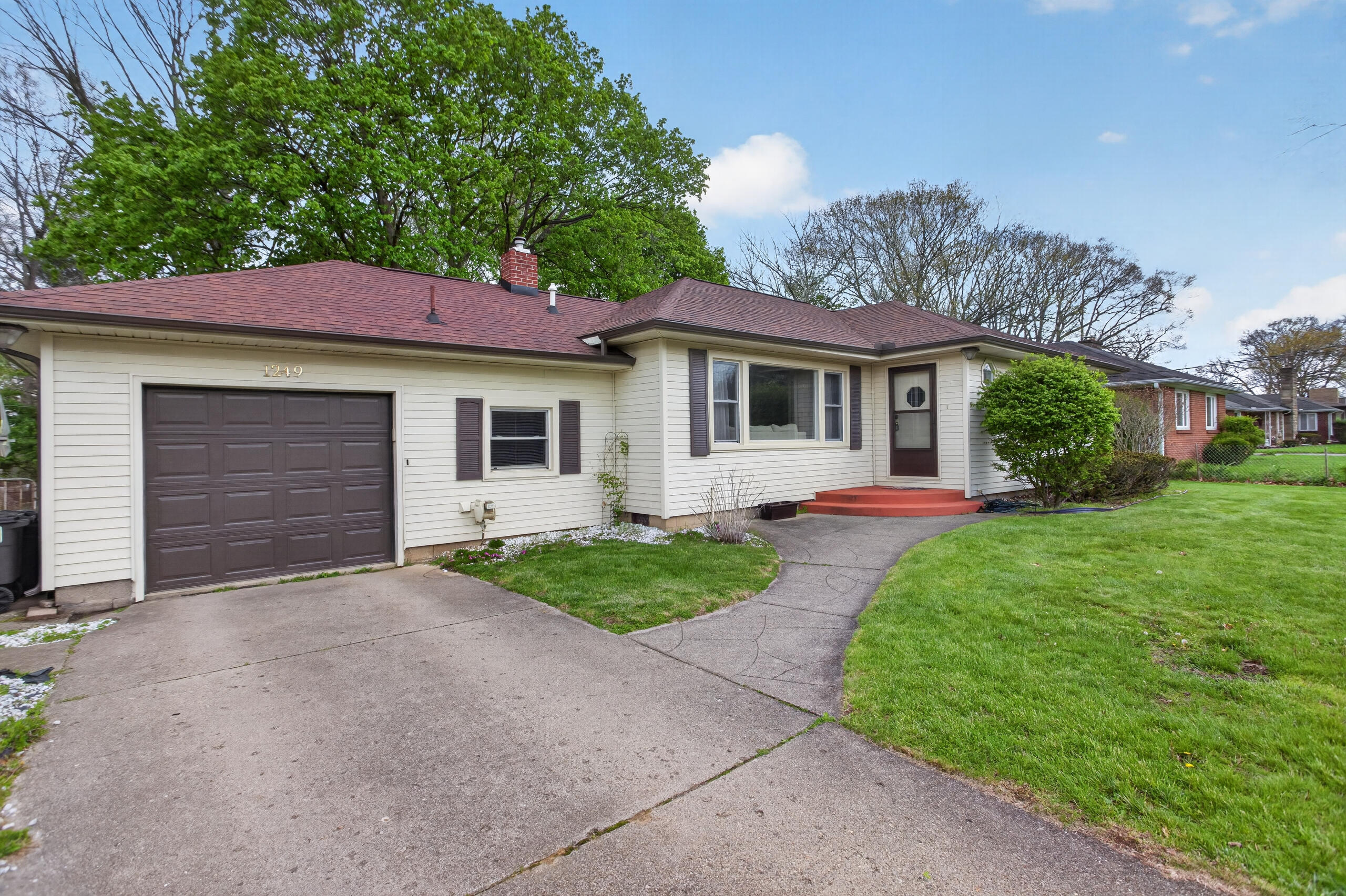 1249 Levant Street Jackson, MI 49203 - Photo 5 of 46 0N0A1816
