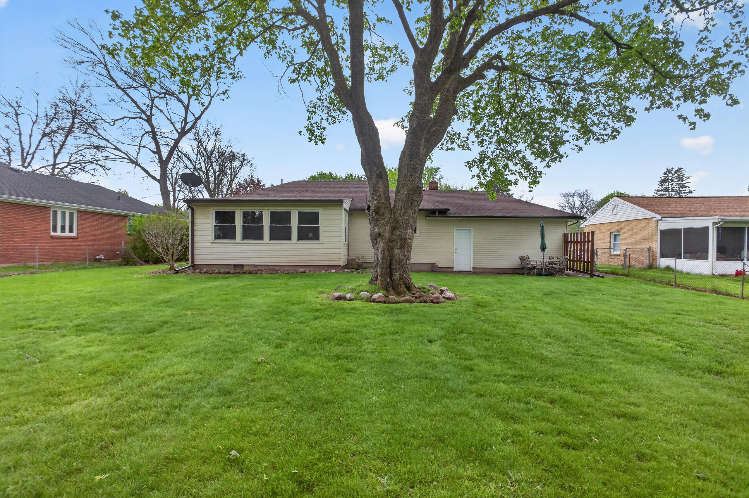 1249 Levant Street Jackson, MI 49203 - Photo 9 of 46 0N0A1825