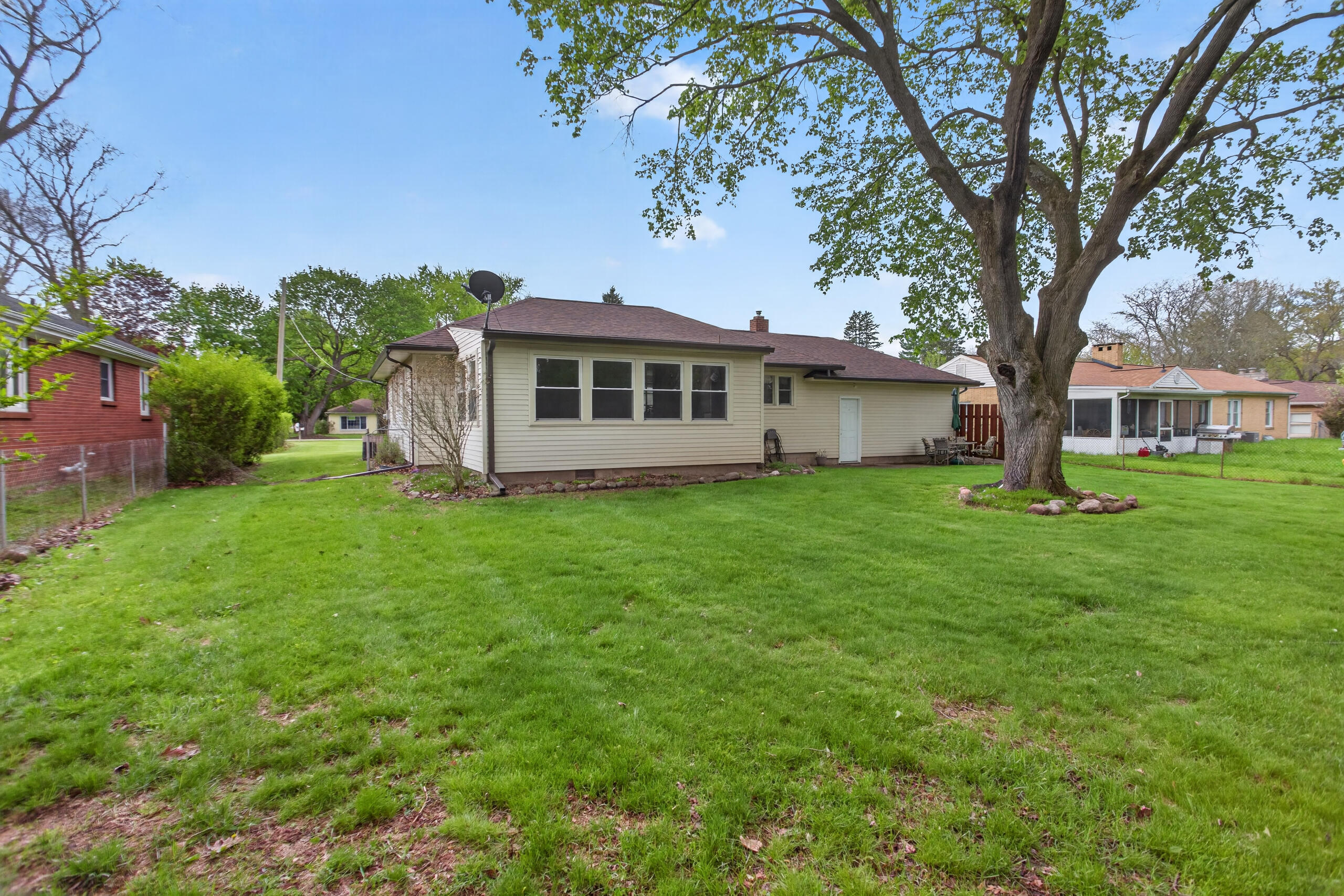 1249 Levant Street Jackson, MI 49203 - Photo 10 of 46 0N0A1828