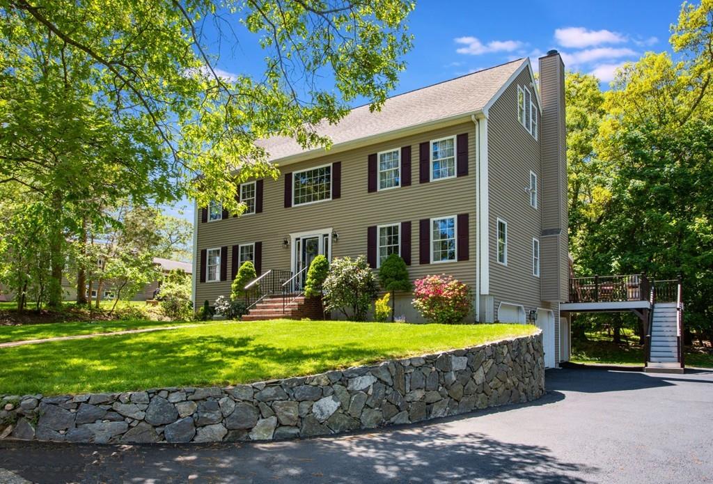 14 Kenneth Road Reading, MA 01867 - Photo 1 of 34 Gallery Image 1