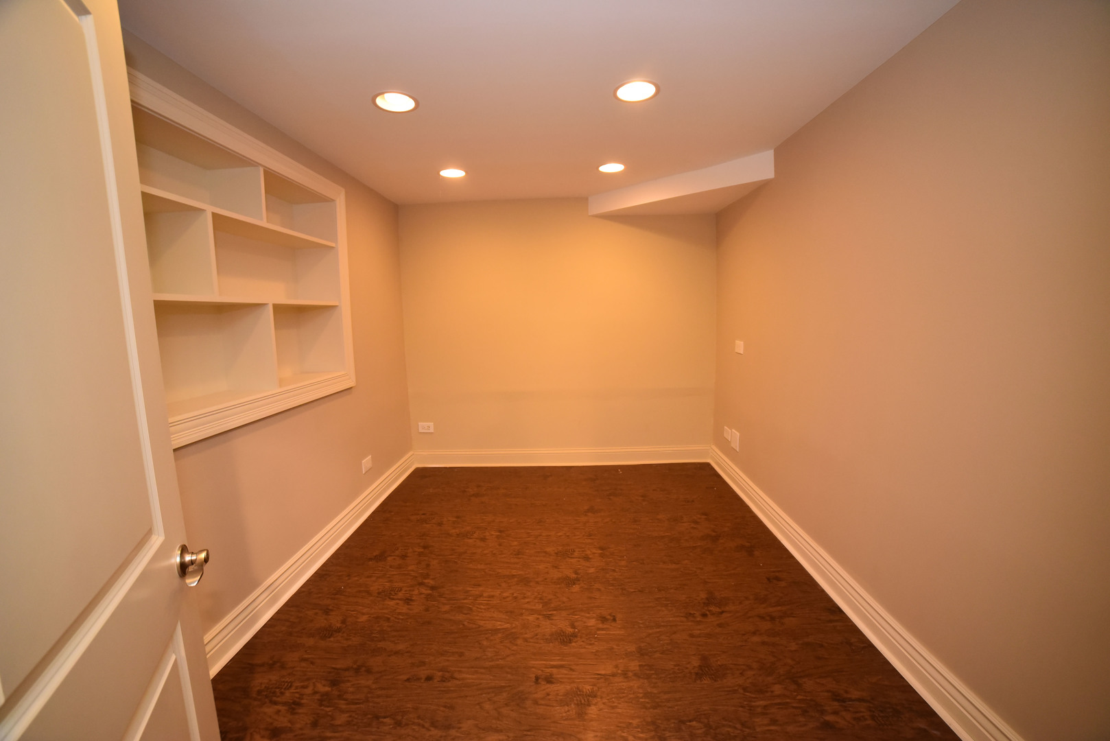813 South Wolf Road Des Plaines, IL 60016 - Photo 36 of 44 Gallery Image 36