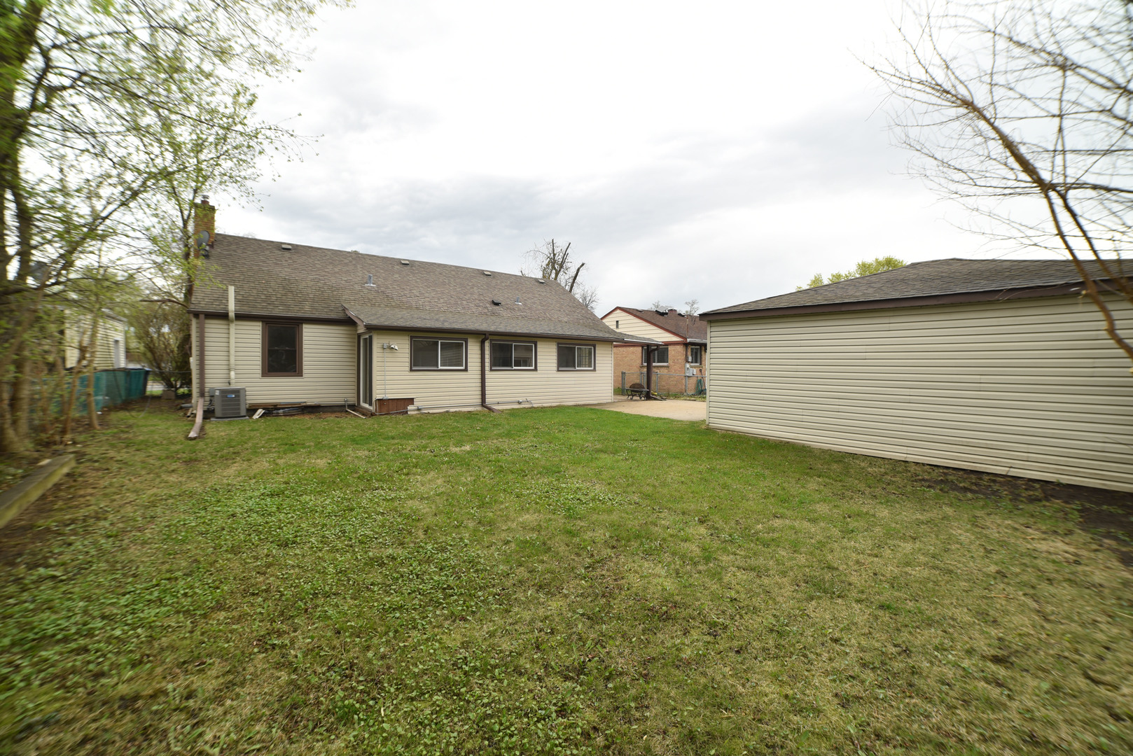 813 South Wolf Road Des Plaines, IL 60016 - Photo 43 of 44 Gallery Image 43
