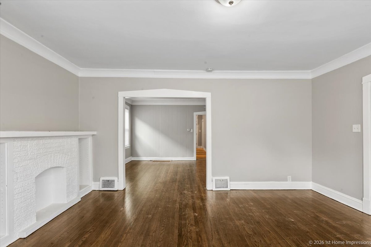 6228 South Fairfield Avenue Chicago, IL 60629 - Photo 4 of 19