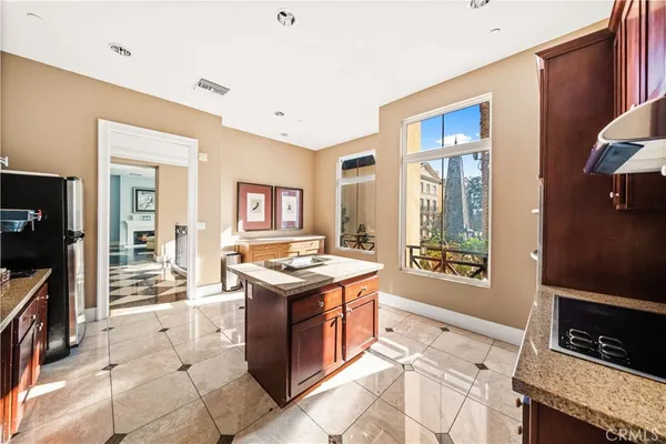 $1,058,000 | 2250 Watermarke Place, Irvine, CA 92612