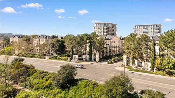 $1,058,000 | 2250 Watermarke Place, Irvine, CA 92612