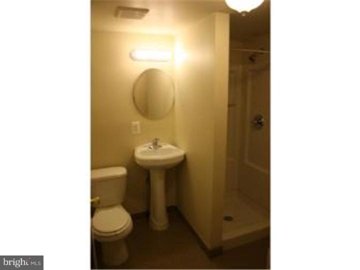 7342 Brookhaven Road Philadelphia, PA 19151 - Photo 22 of 24 Bathroom