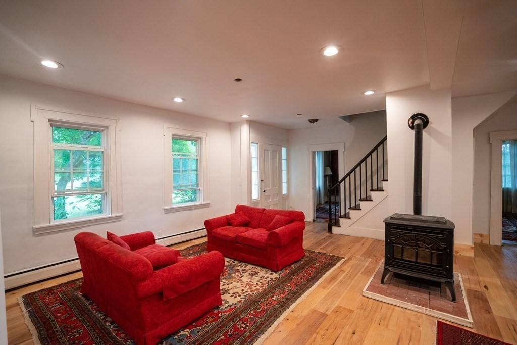 237 Meadow Street Amherst, MA 01002 - Photo 11 of 36 Gallery Image 11