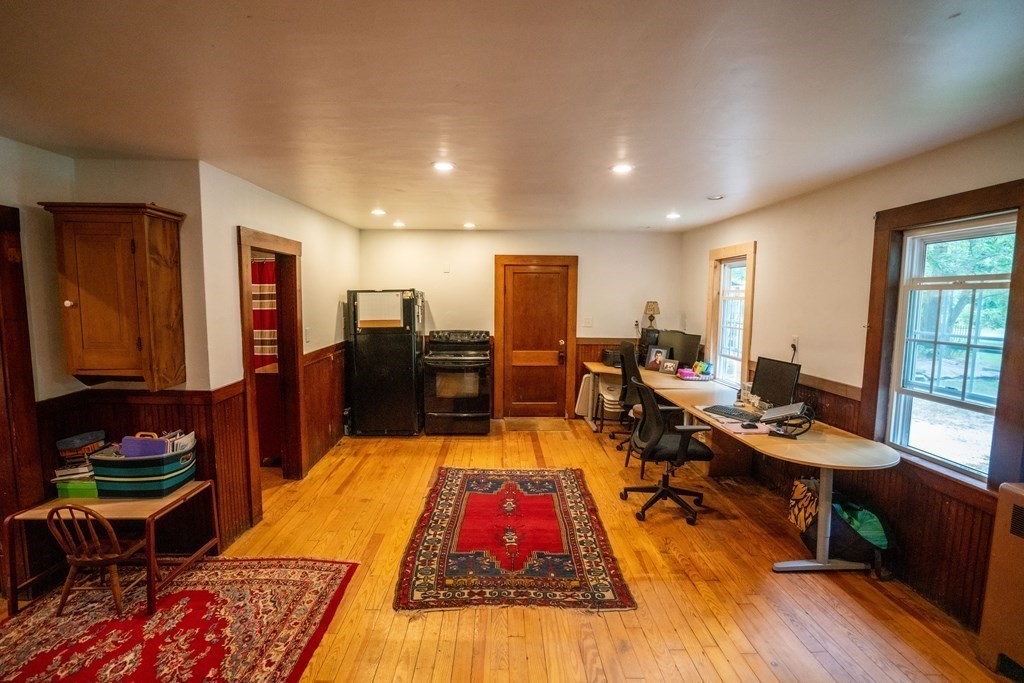 237 Meadow Street Amherst, MA 01002 - Photo 17 of 36 Gallery Image 17
