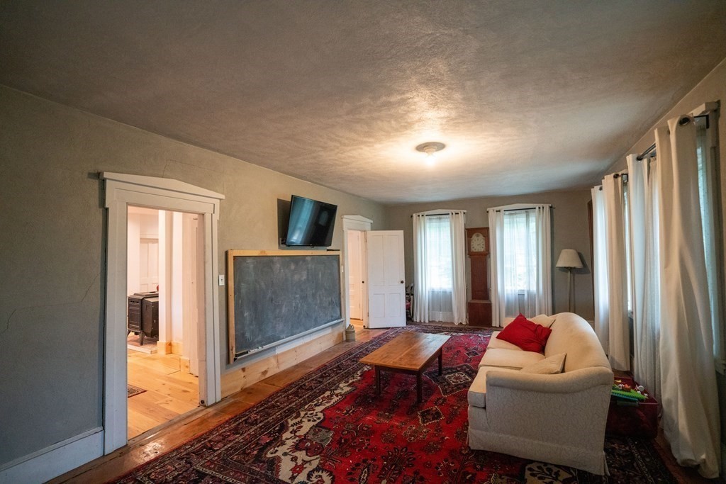 237 Meadow Street Amherst, MA 01002 - Photo 19 of 36 Gallery Image 19