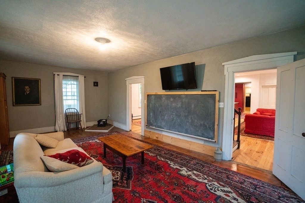 237 Meadow Street Amherst, MA 01002 - Photo 20 of 36 Gallery Image 20