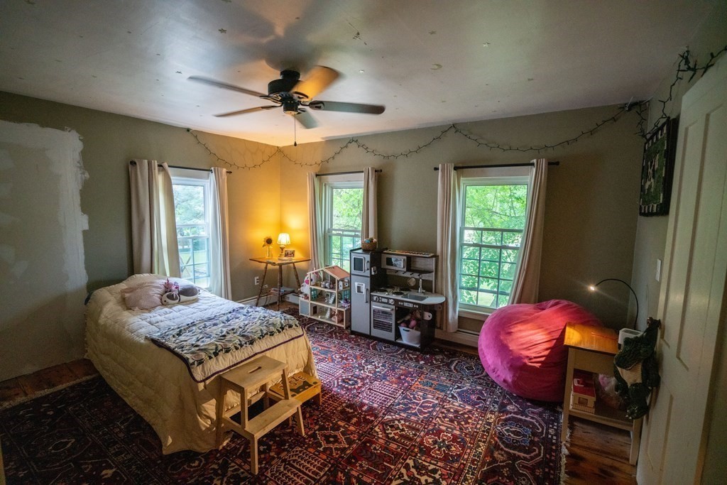 237 Meadow Street Amherst, MA 01002 - Photo 27 of 36 Gallery Image 27