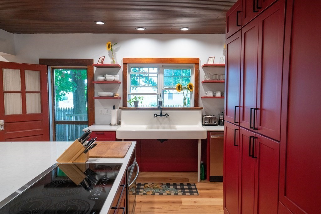 237 Meadow Street Amherst, MA 01002 - Photo 4 of 36 Gallery Image 4