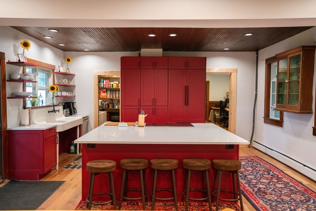 237 Meadow Street Amherst, MA 01002 - Photo 5 of 36 Gallery Image 5
