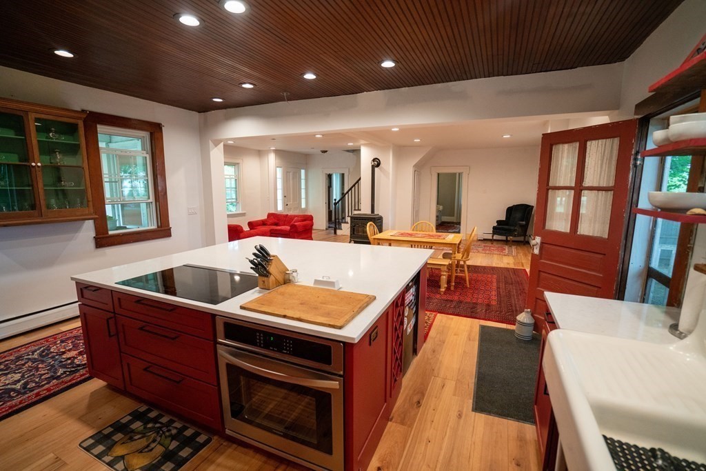 237 Meadow Street Amherst, MA 01002 - Photo 9 of 36 Gallery Image 9