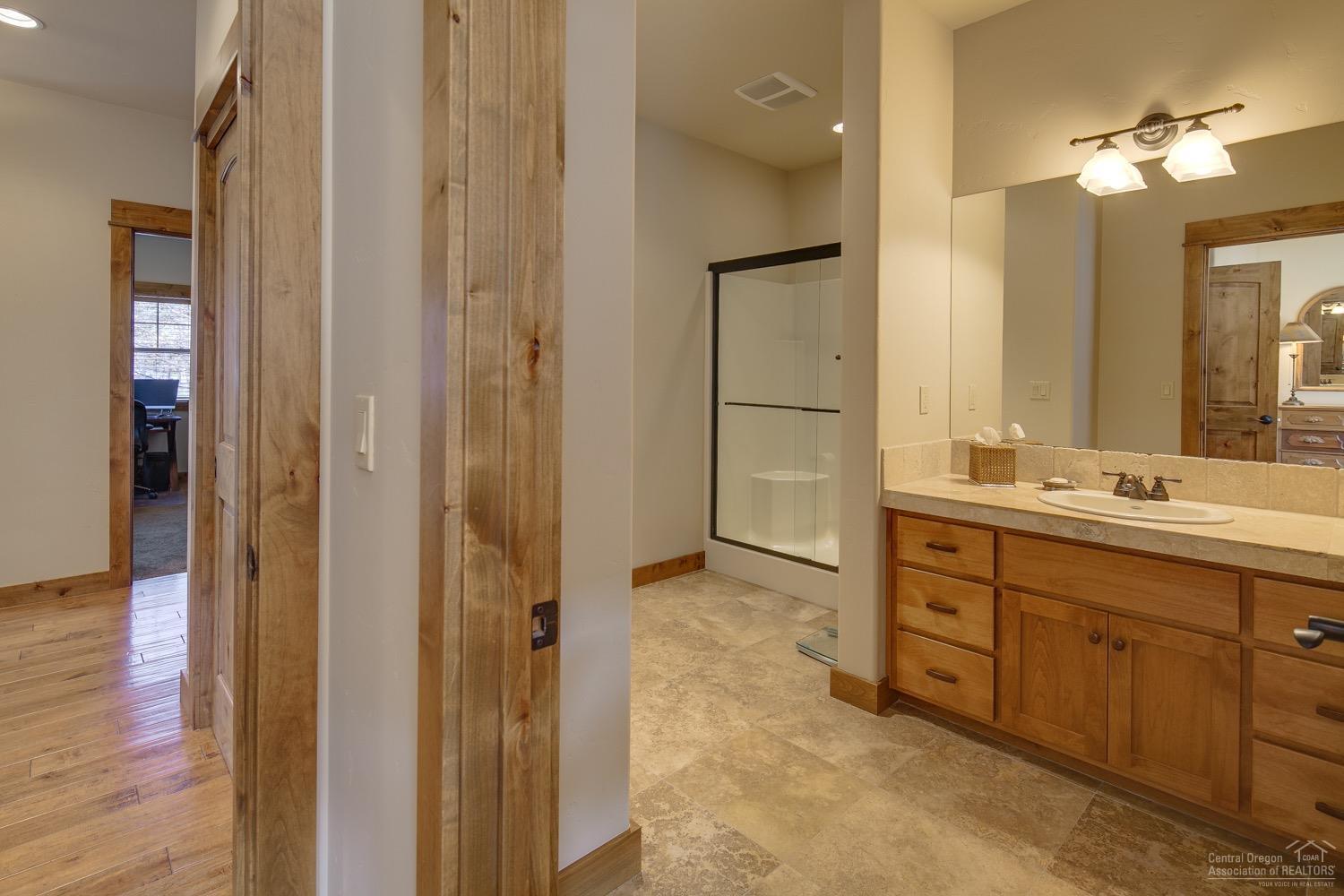 200 Vista Rim Drive Redmond, OR 97756 - Photo 23 of 25 Gallery Image 23