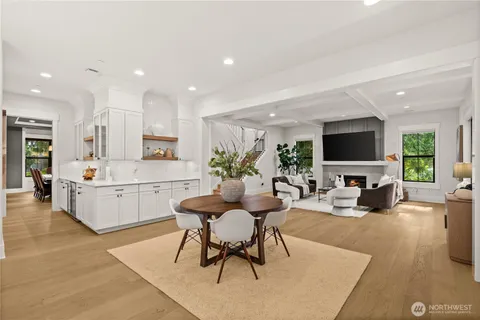 $5,200,000 | 10668 Southeast 32nd Street, Bellevue, WA 98004