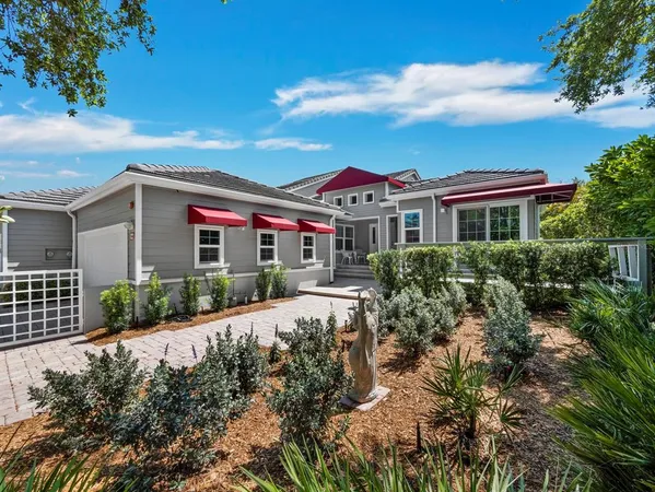$795,000 | 3466 Winding Oaks Drive, Unit 35, Longboat Key, FL 34228