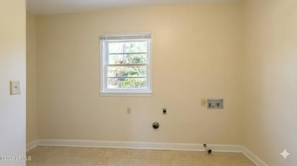 $1,700 | 1308 Church Street, Beaufort, SC 29902