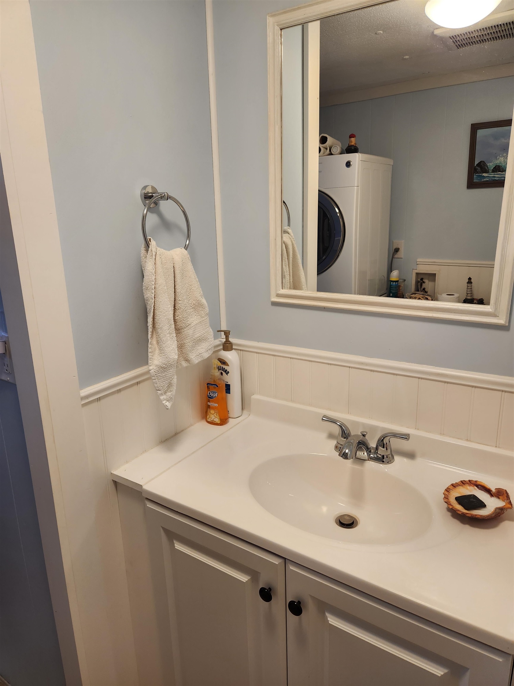 3 Kings Row Epsom, NH 03234 - Photo 16 of 22