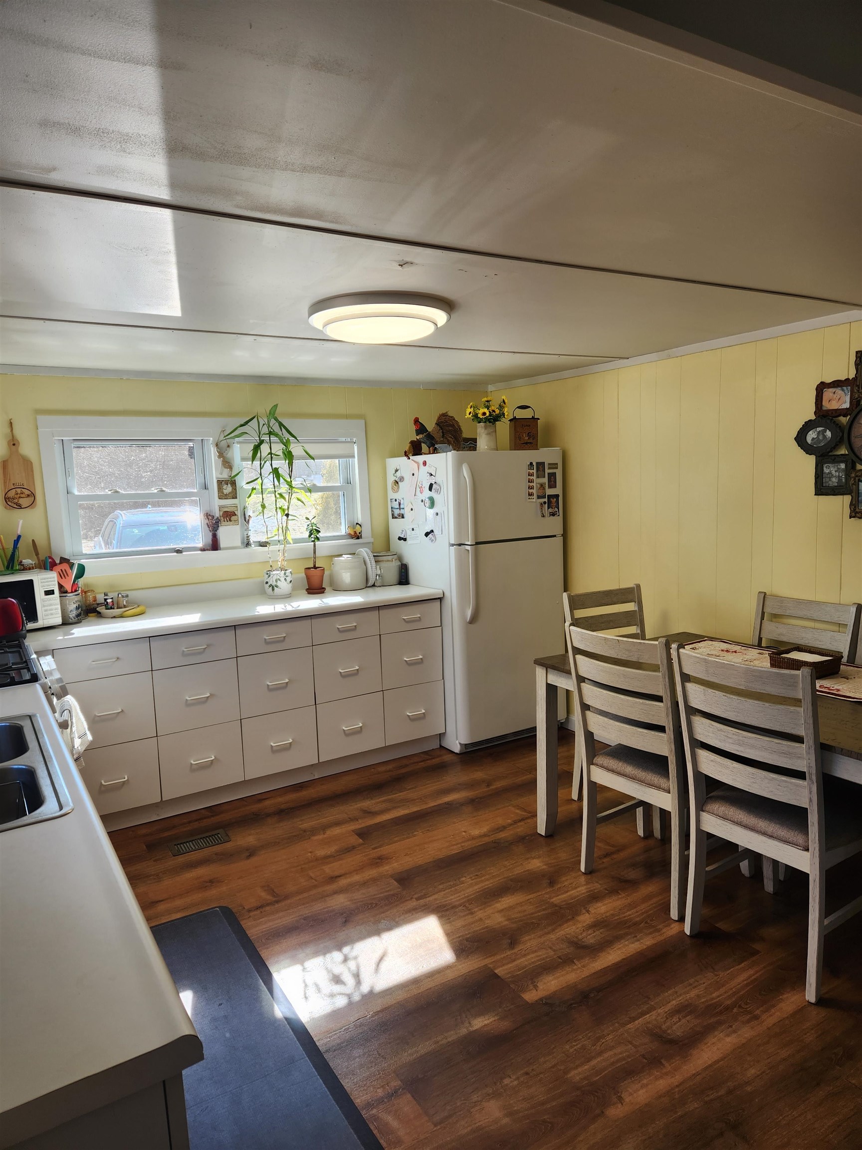 3 Kings Row Epsom, NH 03234 - Photo 9 of 22