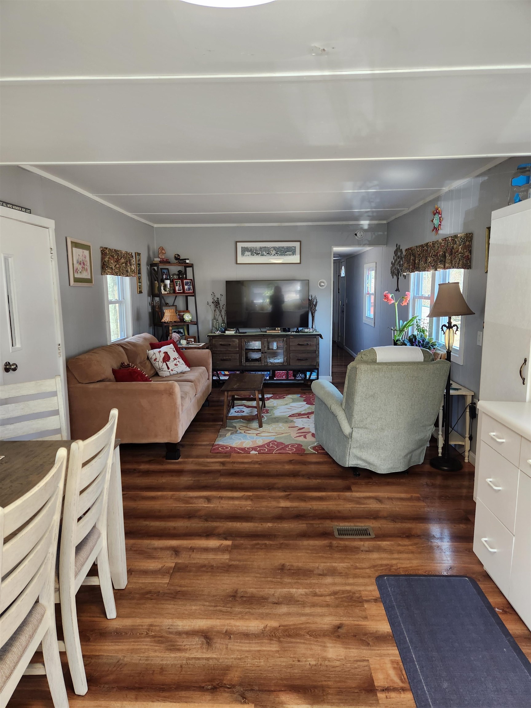 3 Kings Row Epsom, NH 03234 - Photo 10 of 22