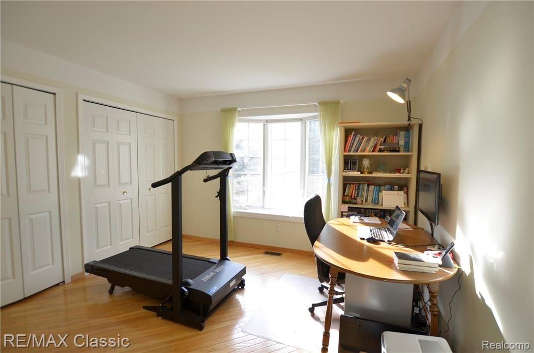 3232 Topview Court, Unit 56 Rochester, MI 48309 - Photo 15 of 27 Third bedroom with huge closets