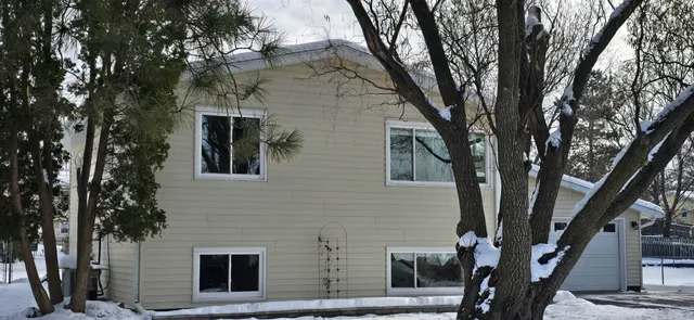 $345,000 | 859 Dorothy Drive, Portage, WI 53901