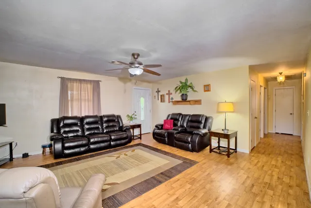 $338,000 | 1230 255 E, Wiergate, TX 75977