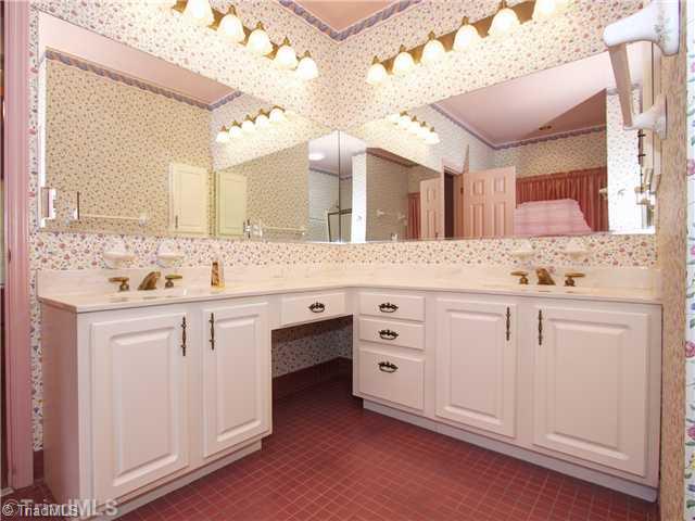 1437 Talbot Road Pleasant Garden, NC 27313 - Photo 9 of 16 Master Bath/Spa.