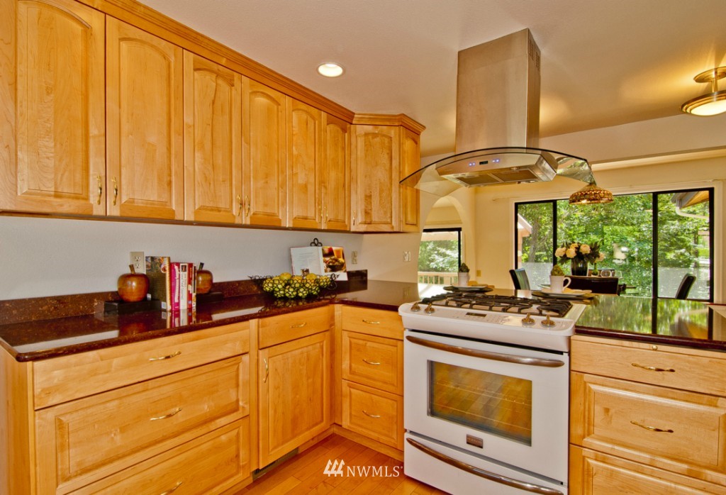 3921 Southwest Barton Street Seattle, WA 98136 - Photo 4 of 22 Gallery Image 4