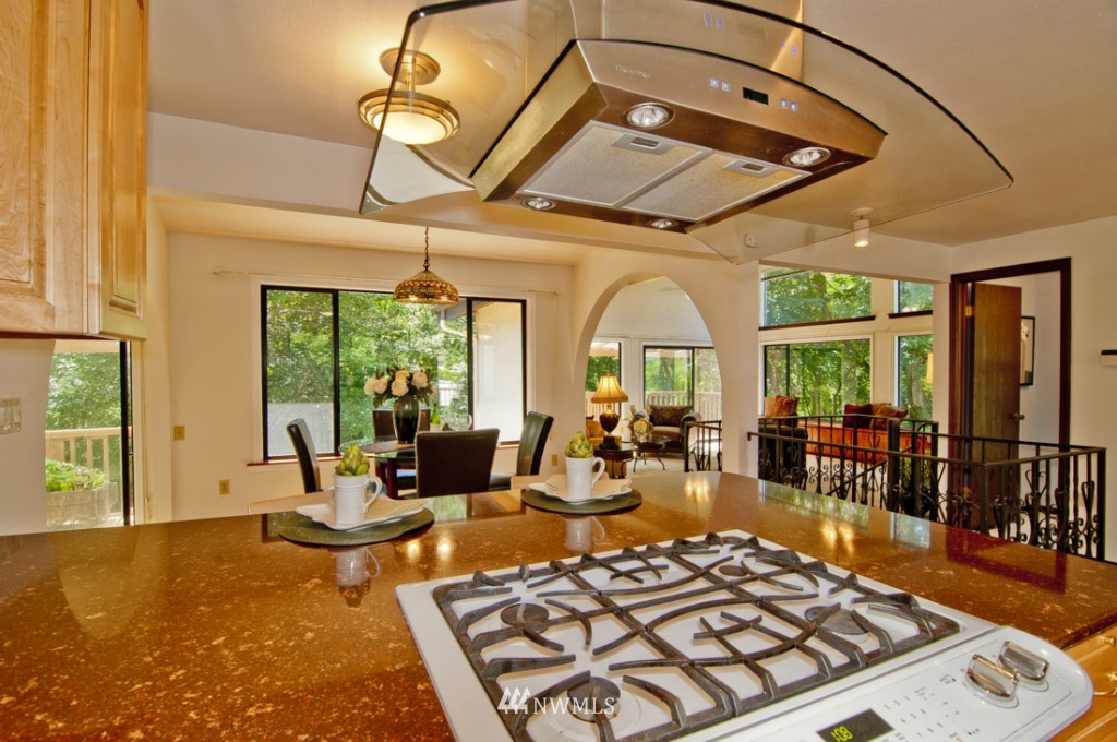 3921 Southwest Barton Street Seattle, WA 98136 - Photo 7 of 22 Gallery Image 7