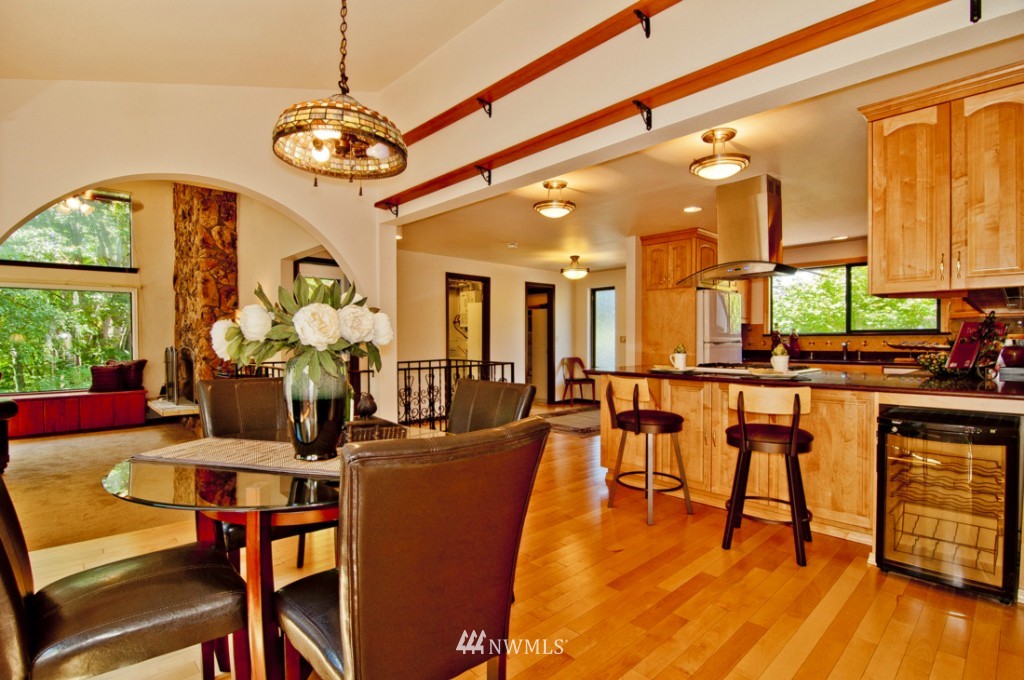 3921 Southwest Barton Street Seattle, WA 98136 - Photo 8 of 22 Gallery Image 8