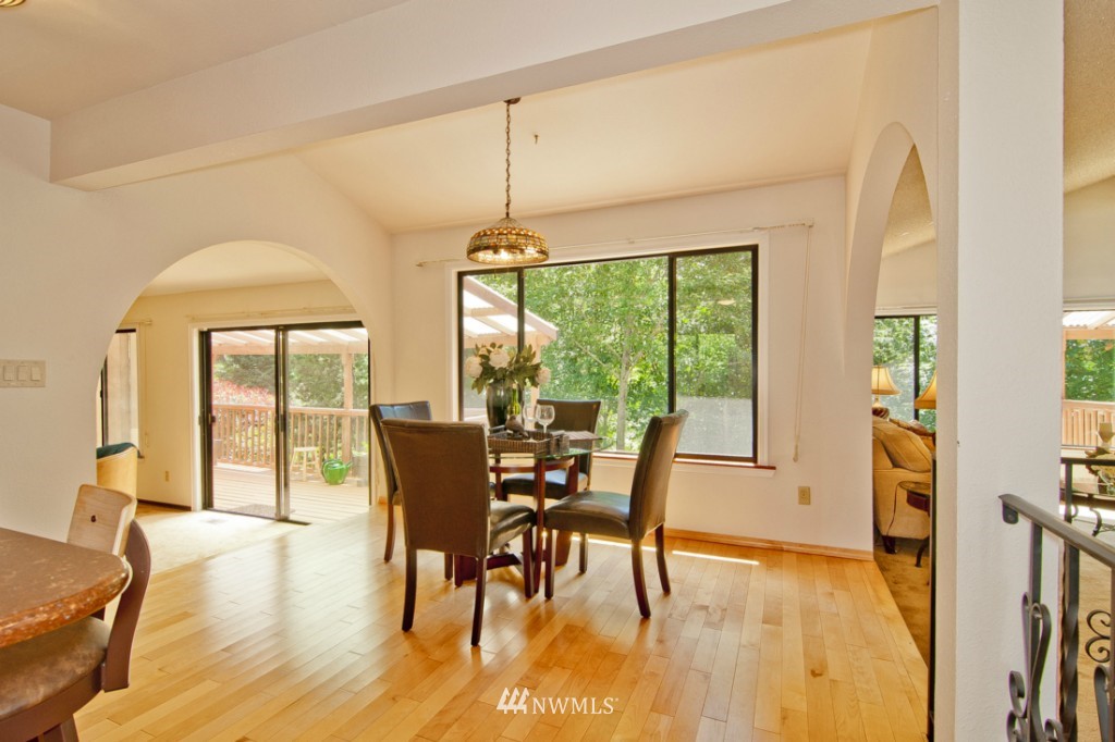 3921 Southwest Barton Street Seattle, WA 98136 - Photo 9 of 22 Gallery Image 9