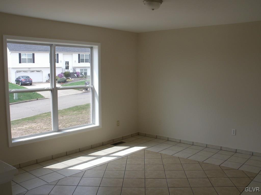 31 Sunset Boulevard Hazleton, PA 18201 - Photo 3 of 14 Gallery Image 3