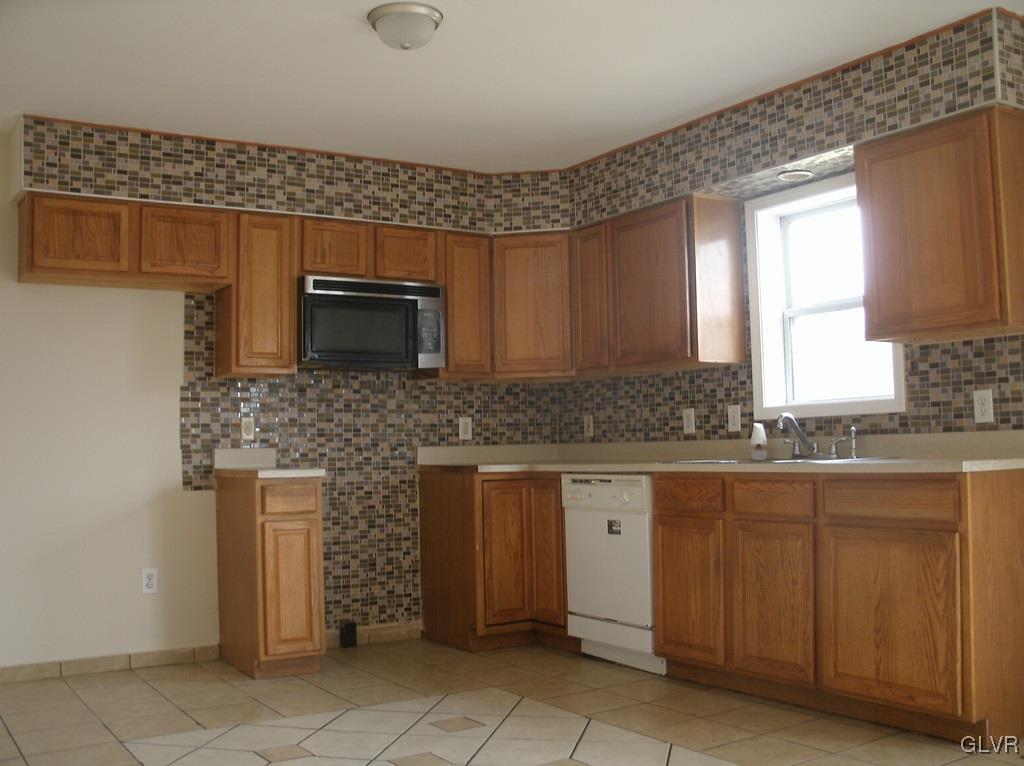 31 Sunset Boulevard Hazleton, PA 18201 - Photo 5 of 14 Gallery Image 5
