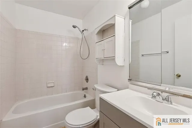 $389,000 | 15 Lindsey Circle, Unit 15, Old Bridge, NJ 08857