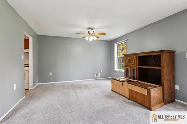 $389,000 | 15 Lindsey Circle, Unit 15, Old Bridge, NJ 08857