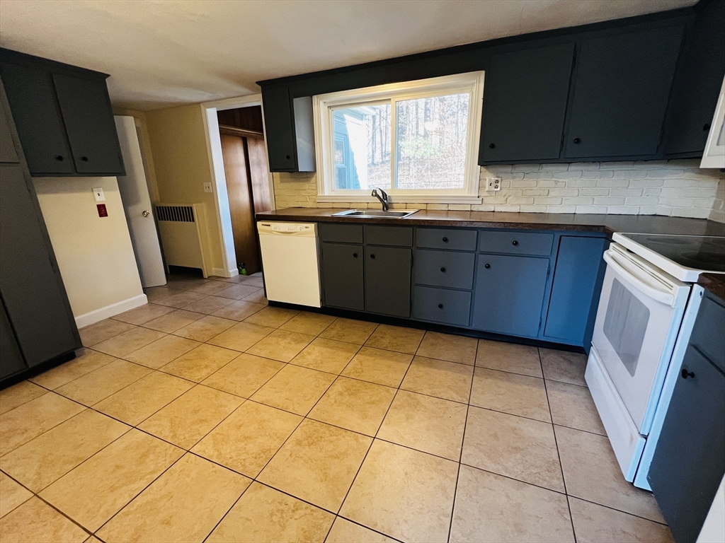 26 Hastings Road Spencer, MA 01562 - Photo 11 of 35 Gallery Image 11